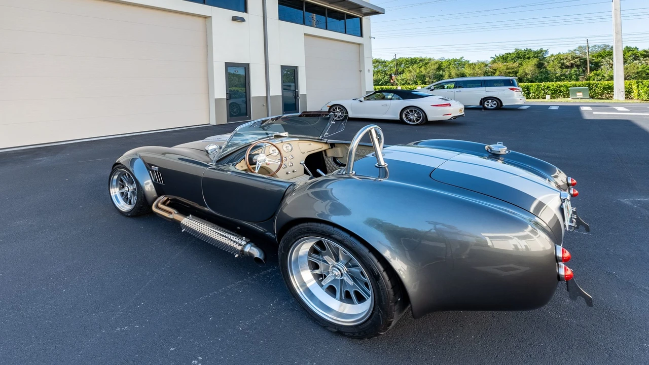 Shelby Cobra Replica - Image 7 of 31