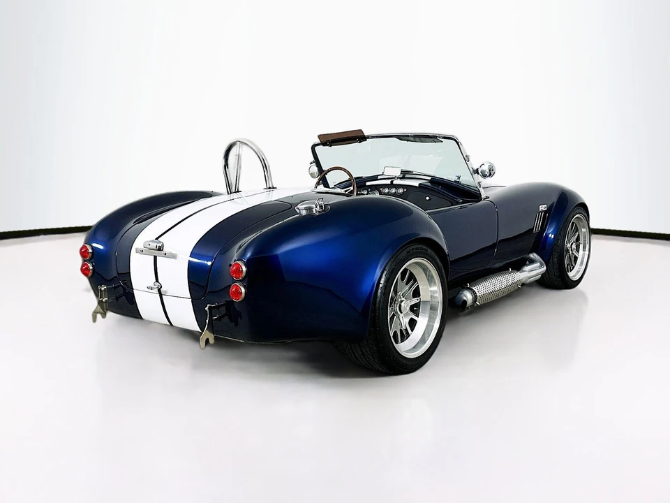 Shelby Cobra Replica - Image 8 of 31