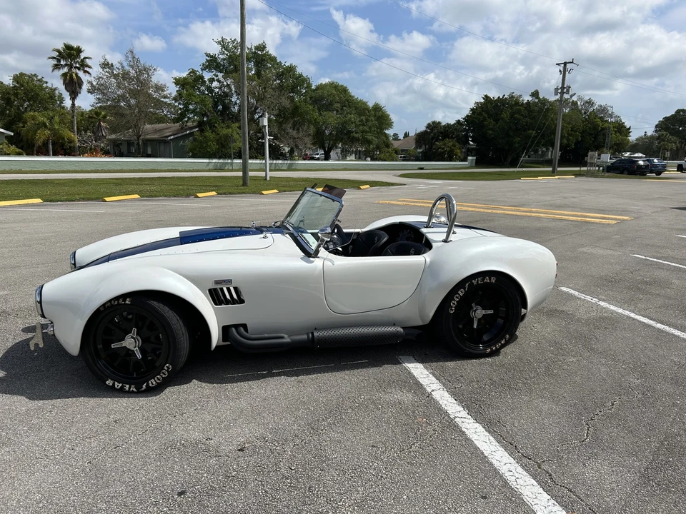 Shelby Cobra Replica - Image 5 of 31