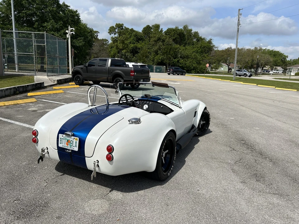 Shelby Cobra Replica - Image 10 of 31