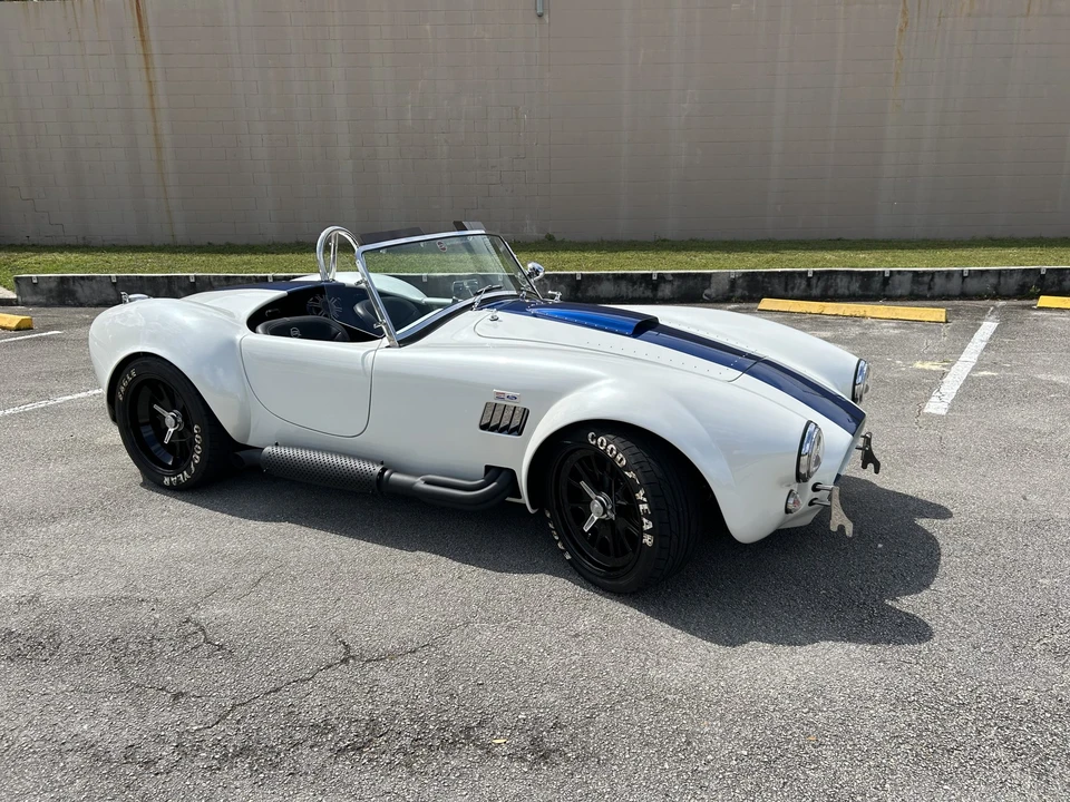 Shelby Cobra Replica - Image 13 of 31