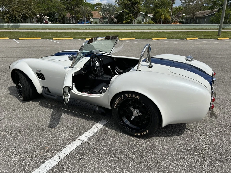 Shelby Cobra Replica - Image 17 of 31