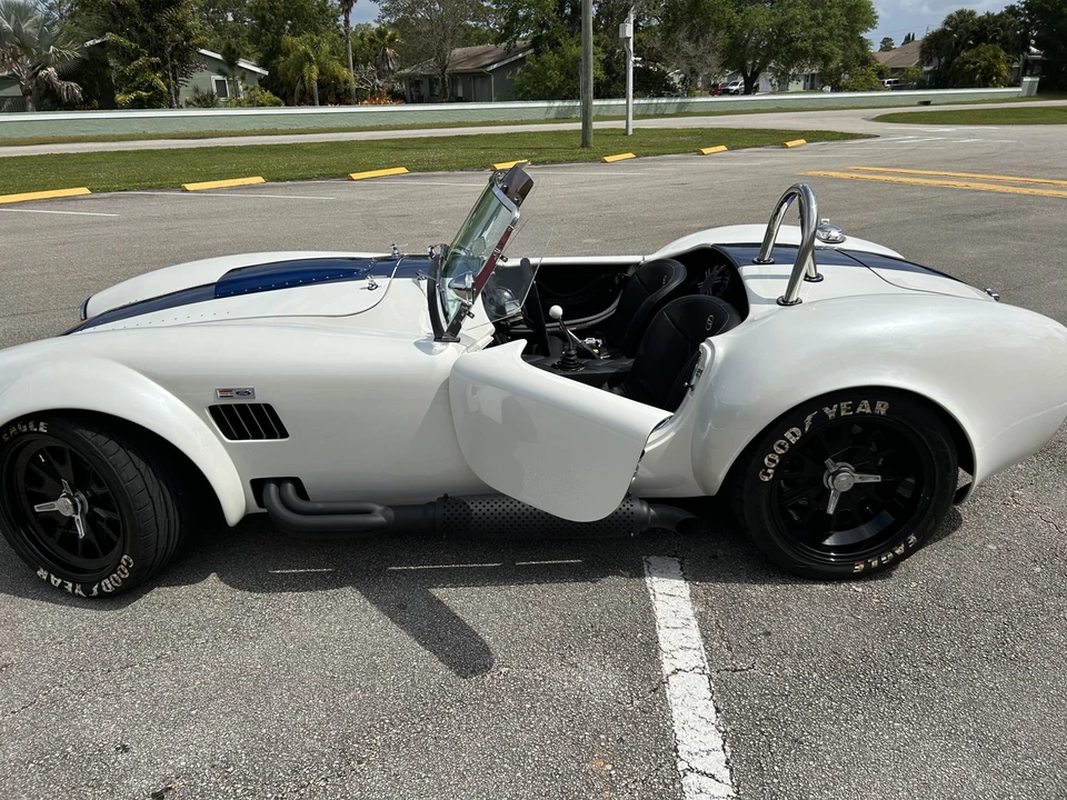 Shelby Cobra Replica - Image 14 of 31