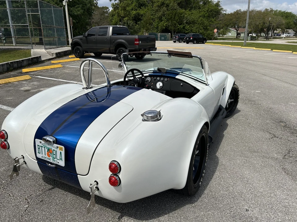 Shelby Cobra Replica - Image 16 of 31