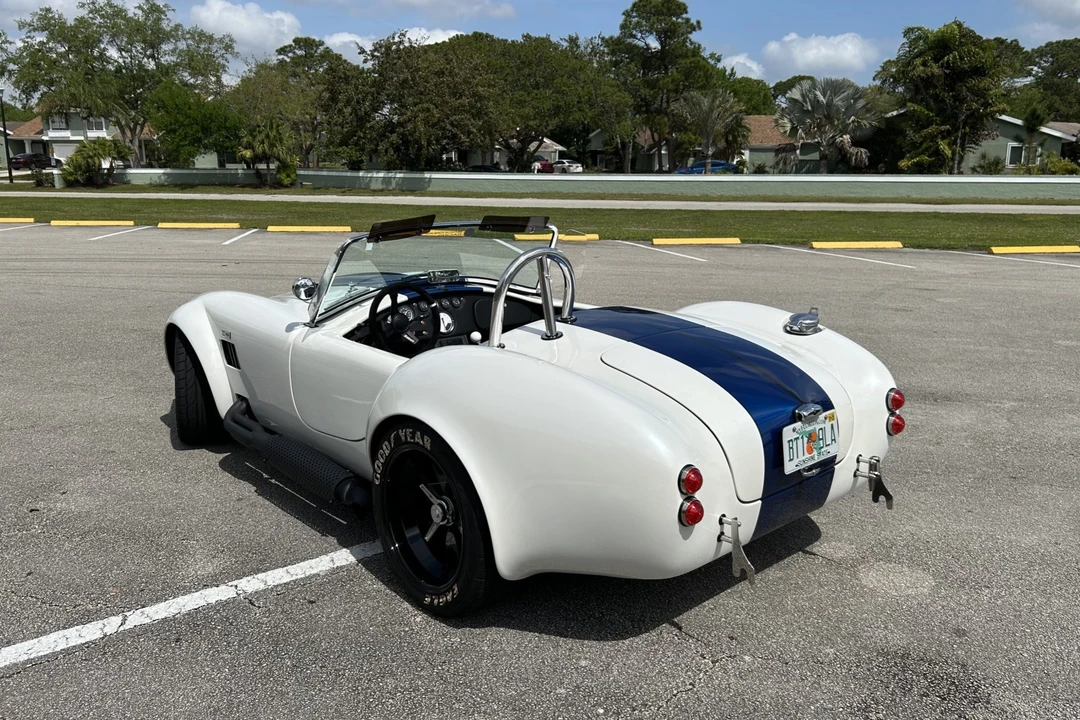 Shelby Cobra Replica - Image 8 of 31