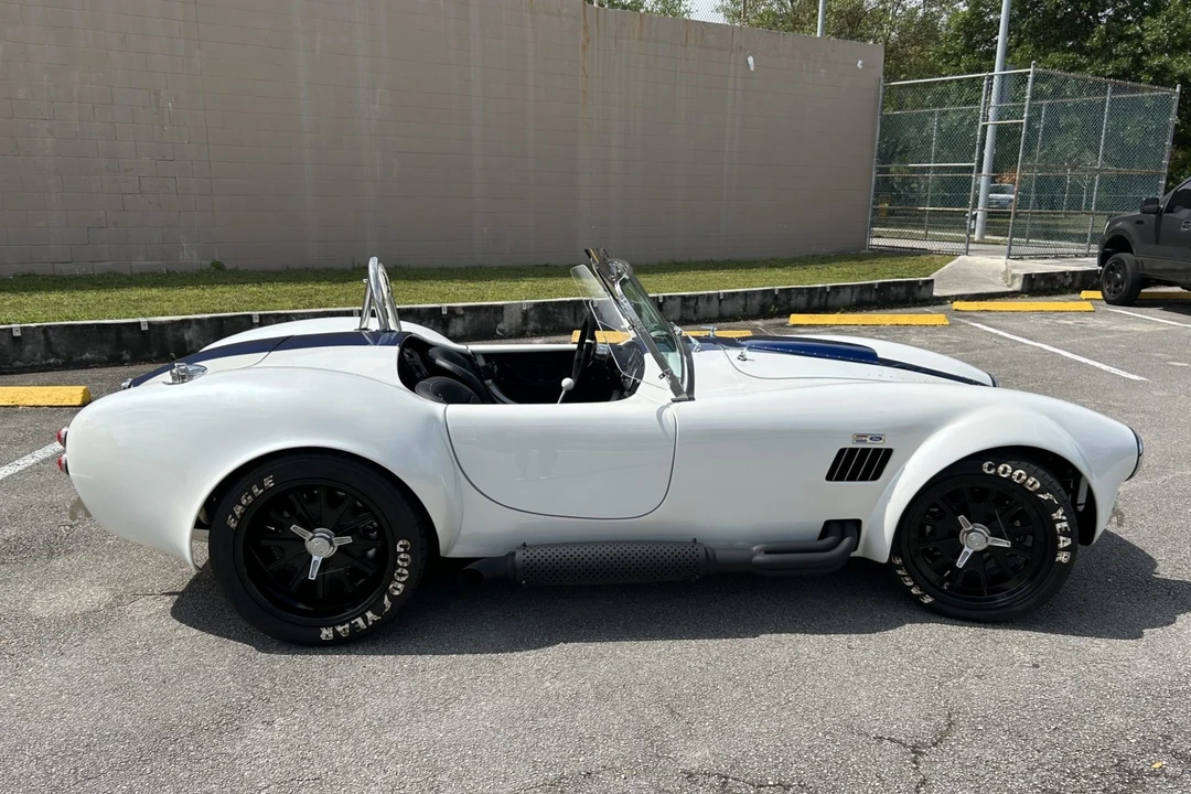 Shelby Cobra Replica - Image 12 of 31