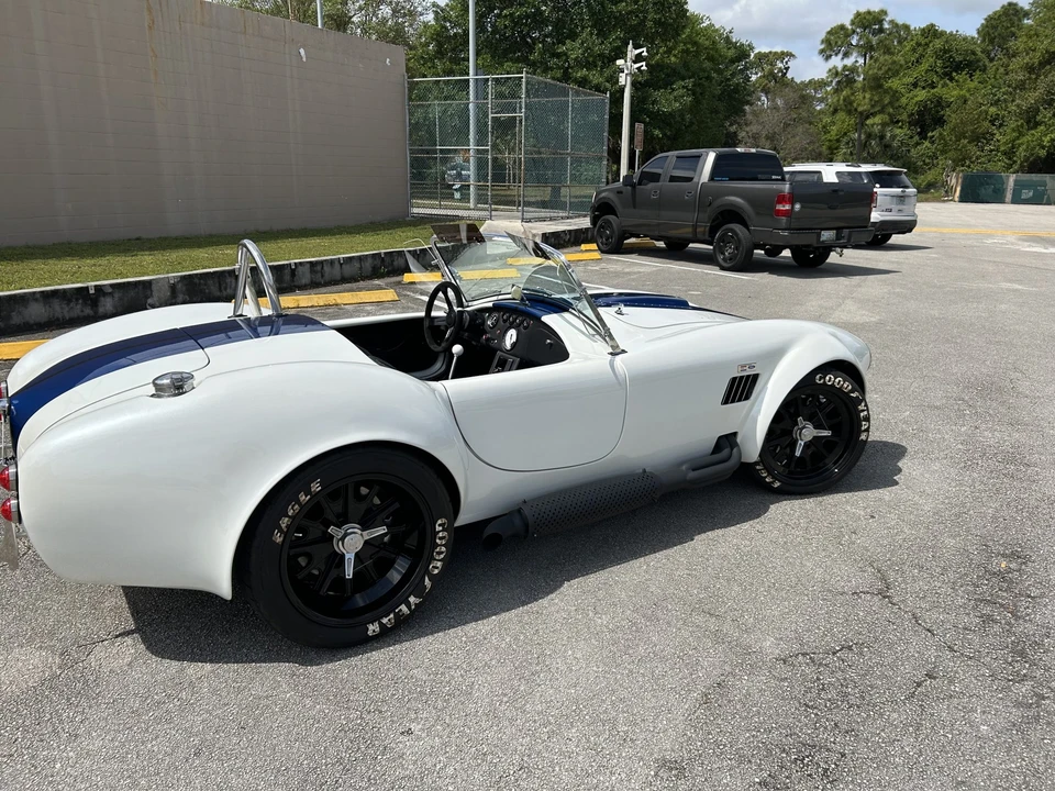 Shelby Cobra Replica - Image 7 of 31