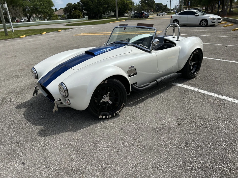 Shelby Cobra Replica - Image 2 of 31