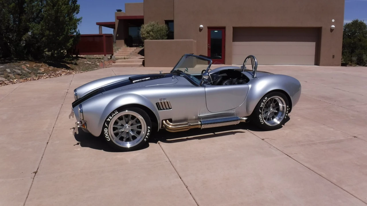 Shelby Cobra Replica - Image 2 of 31