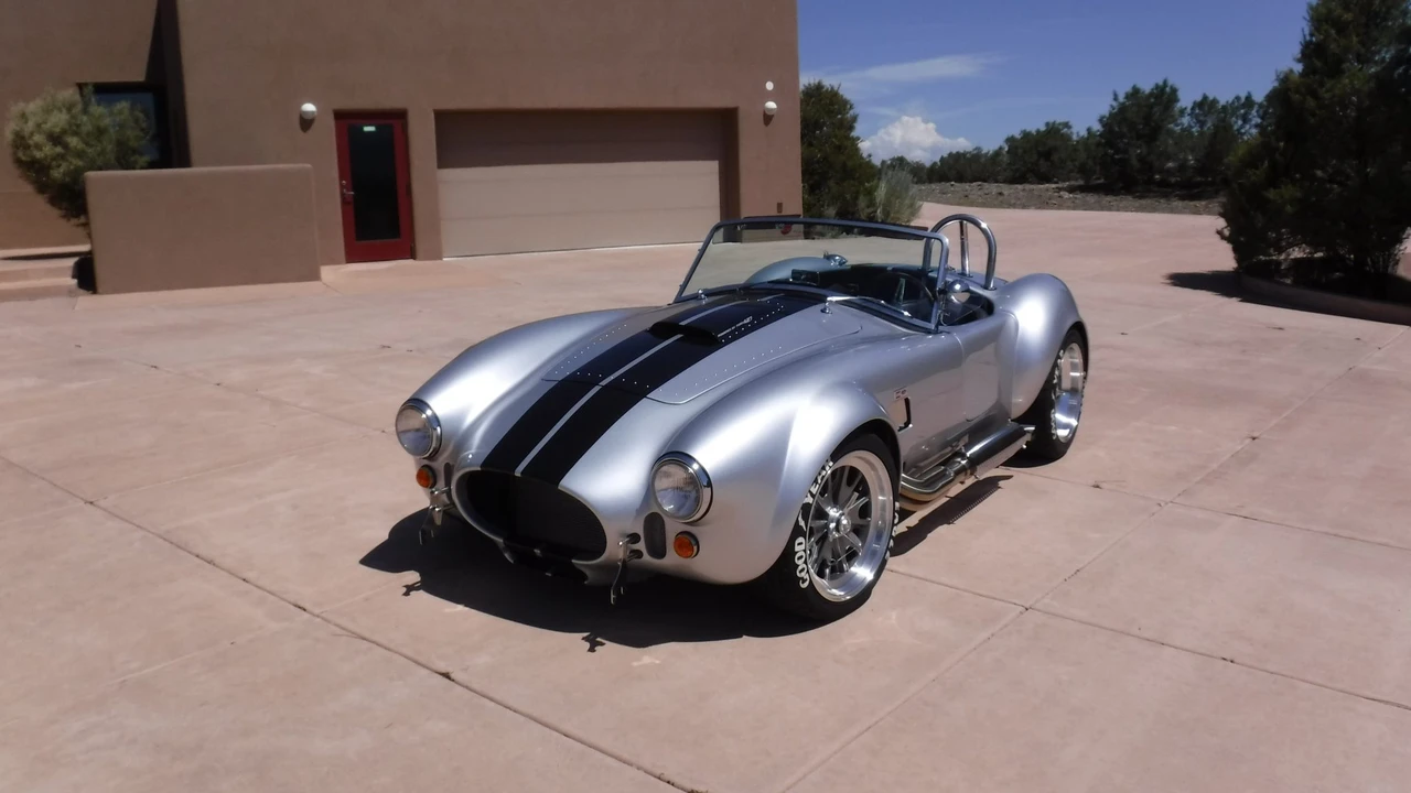 Shelby Cobra Replica - Image 4 of 31