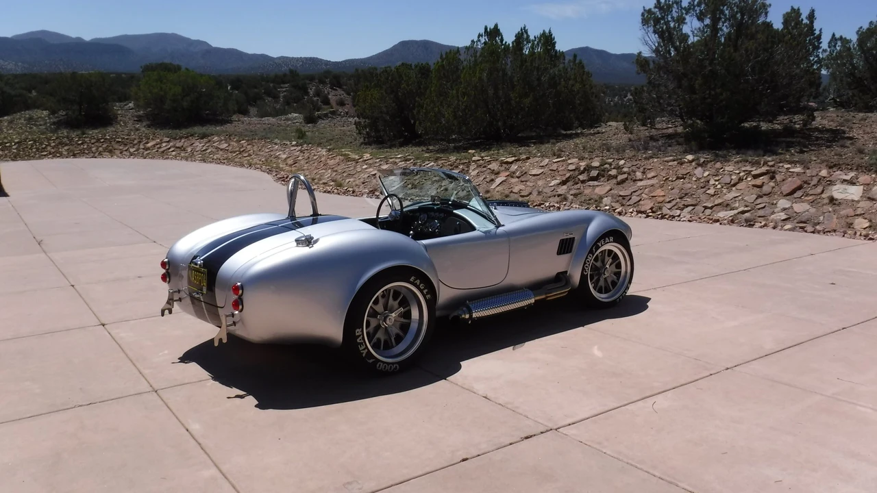 Shelby Cobra Replica - Image 27 of 31