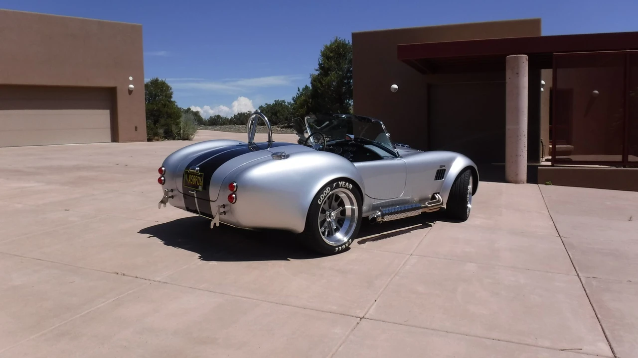 Shelby Cobra Replica - Image 28 of 31