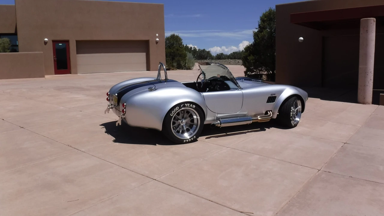 Shelby Cobra Replica - Image 26 of 31