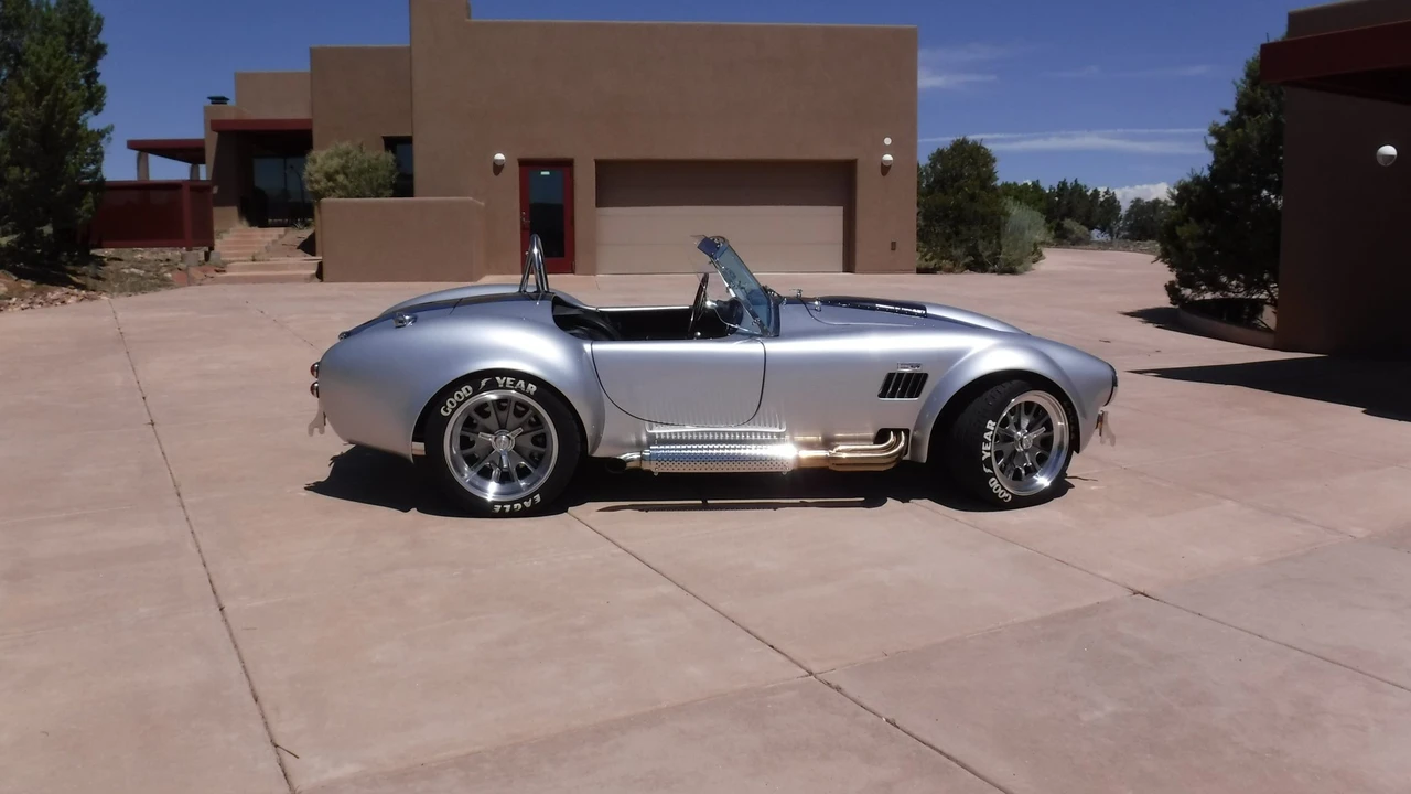 Shelby Cobra Replica - Image 23 of 31