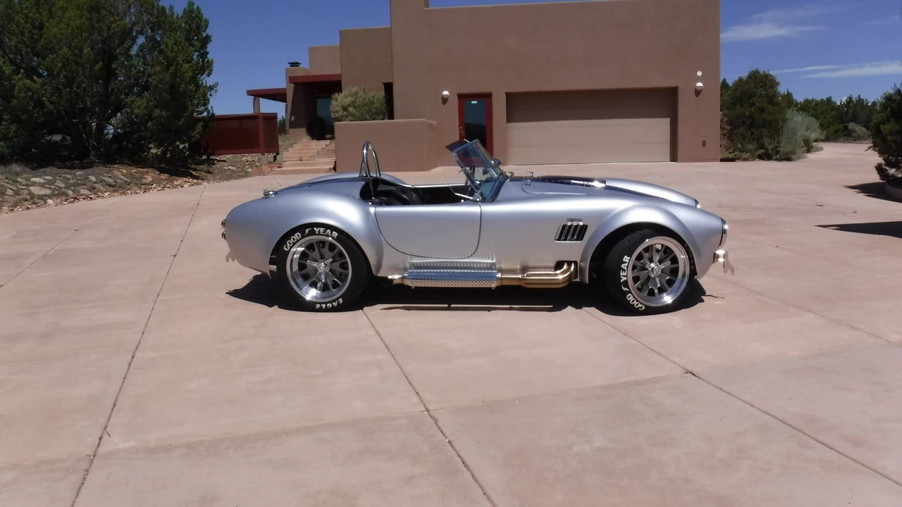 Shelby Cobra Replica - Image 21 of 31