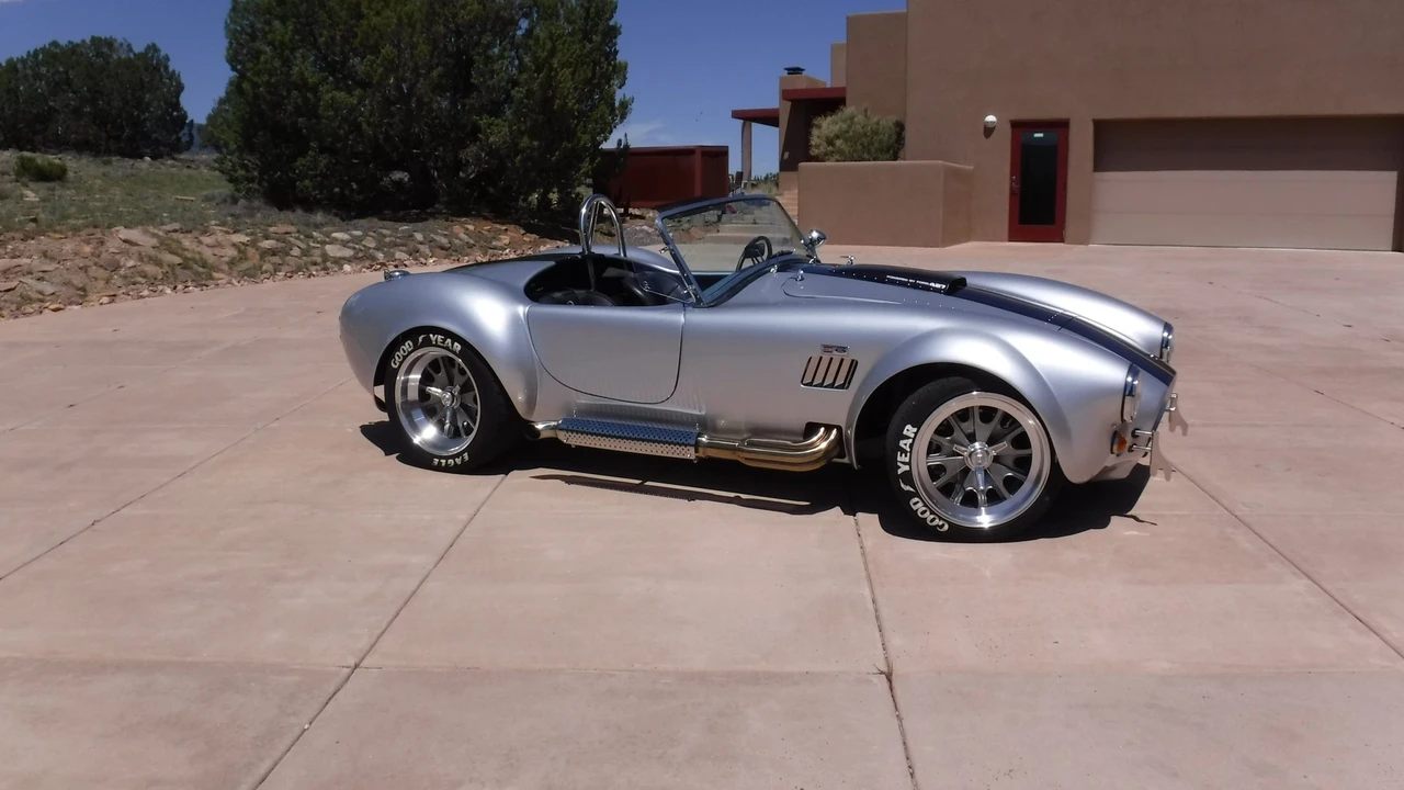 Shelby Cobra Replica - Image 19 of 31