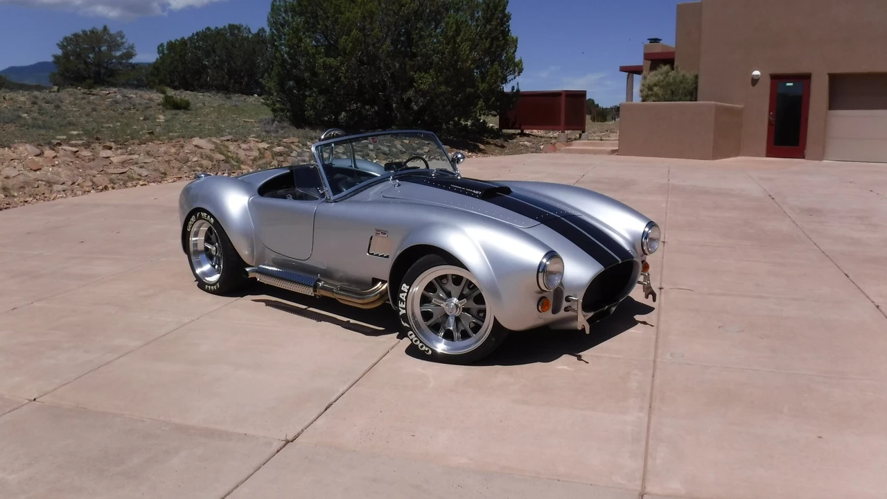 Shelby Cobra Replica - Image 17 of 31