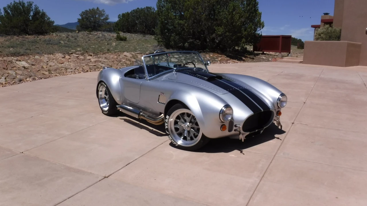 Shelby Cobra Replica - Image 16 of 31