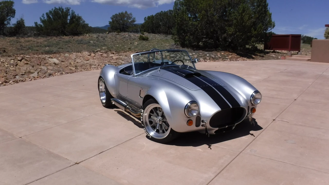 Shelby Cobra Replica - Image 15 of 31