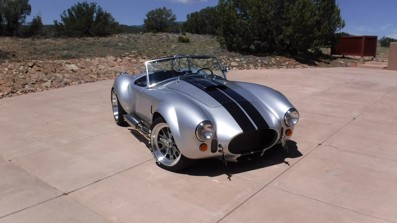 Shelby Cobra Replica - Image 14 of 31