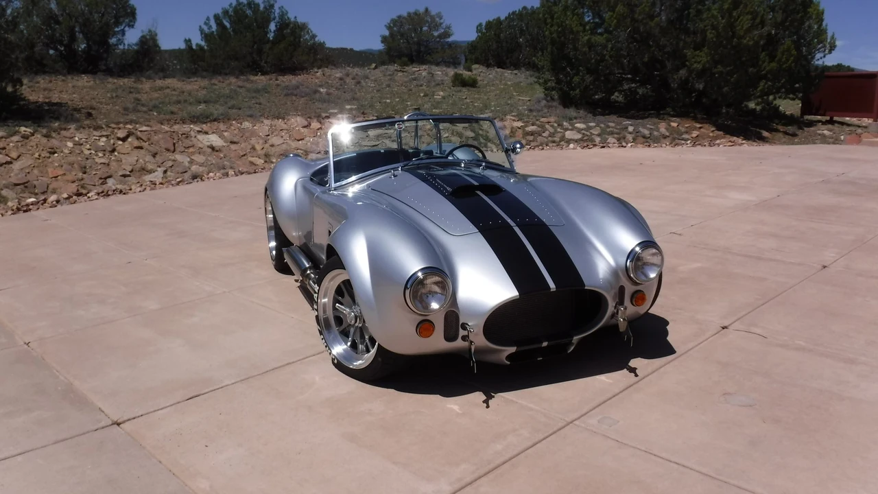 Shelby Cobra Replica - Image 13 of 31