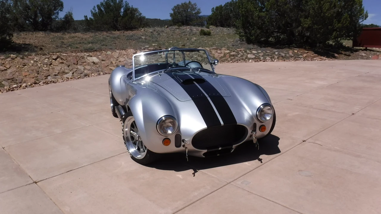 Shelby Cobra Replica - Image 12 of 31