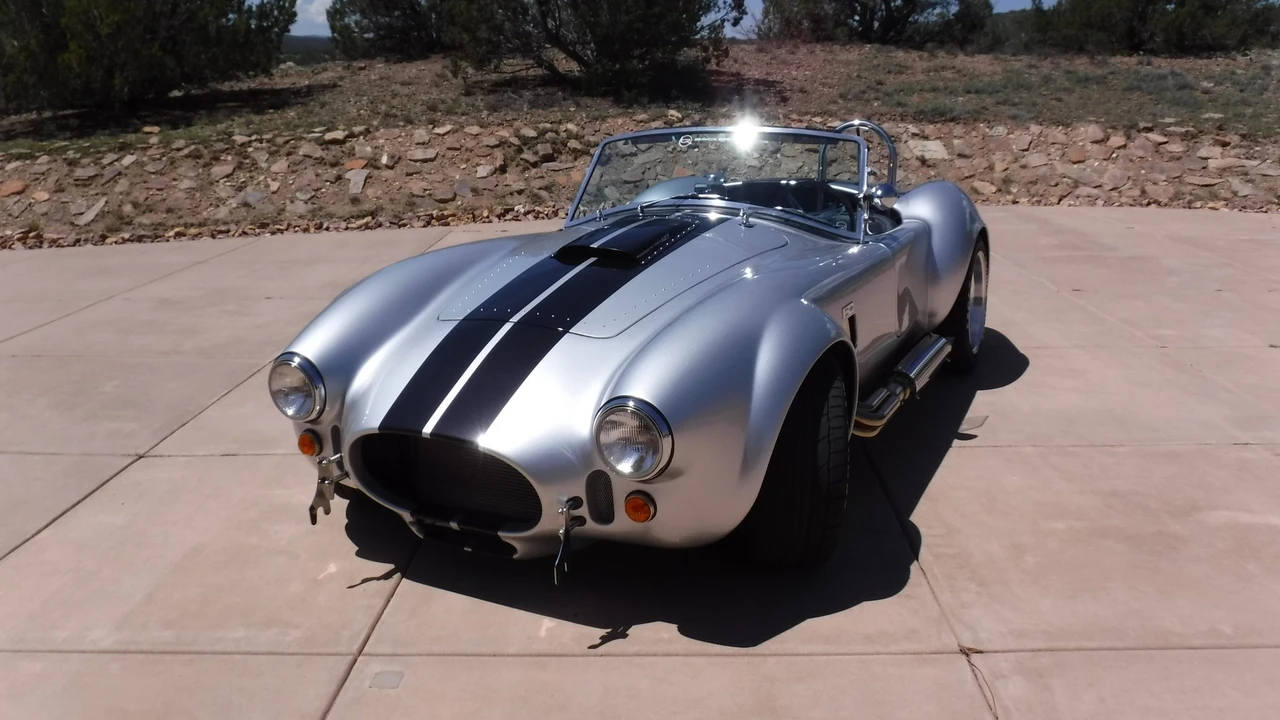 Shelby Cobra Replica - Image 7 of 31