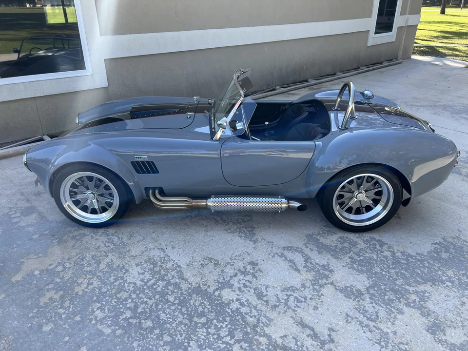 Shelby Cobra Replica - Image 17 of 31