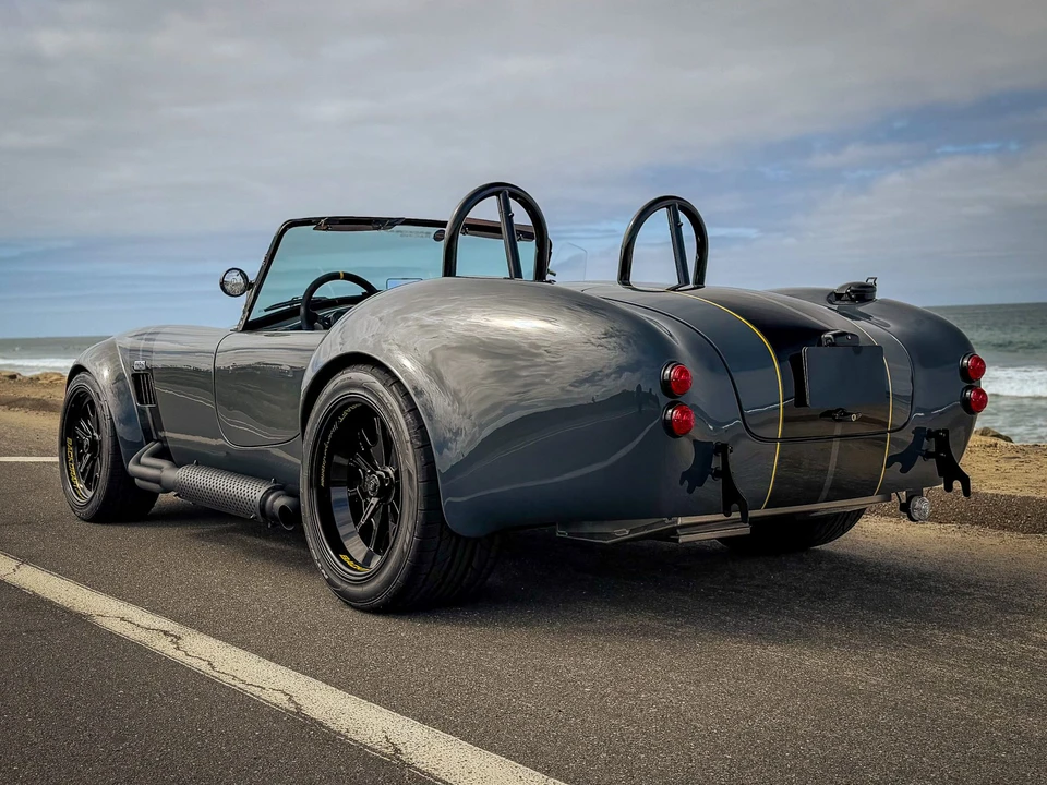 Shelby Cobra Replica - Image 15 of 31
