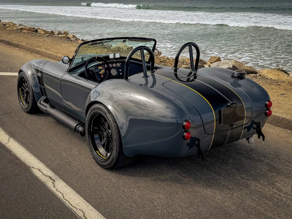 Shelby Cobra Replica - Image 16 of 31