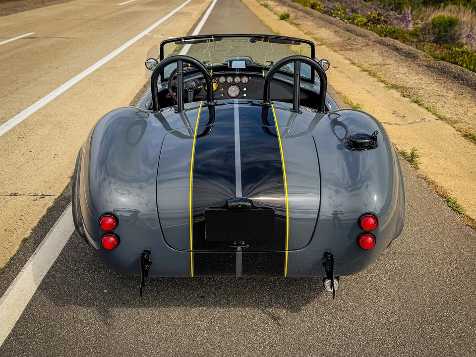 Shelby Cobra Replica - Image 17 of 31