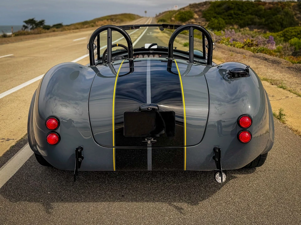 Shelby Cobra Replica - Image 22 of 31