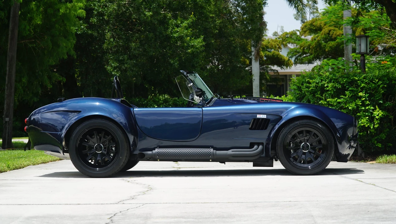 Shelby Cobra Replica - Image 14 of 31