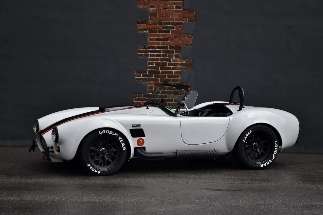 Shelby Cobra Replica - Image 7 of 31