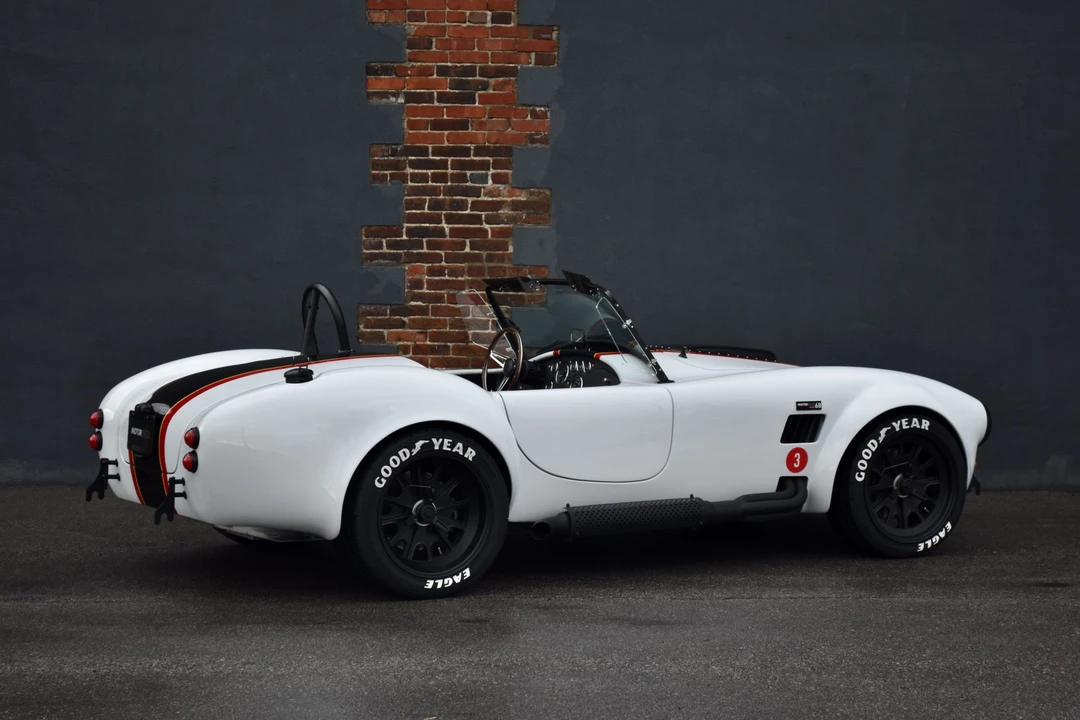 Shelby Cobra Replica - Image 17 of 31