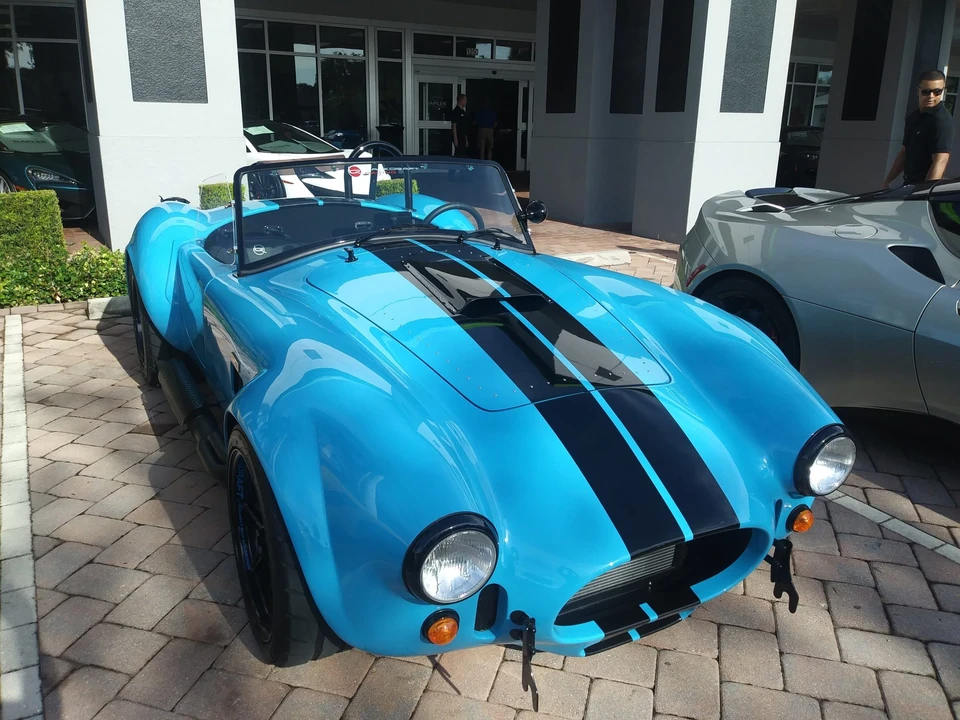 Shelby Cobra Replica - Image 2 of 31