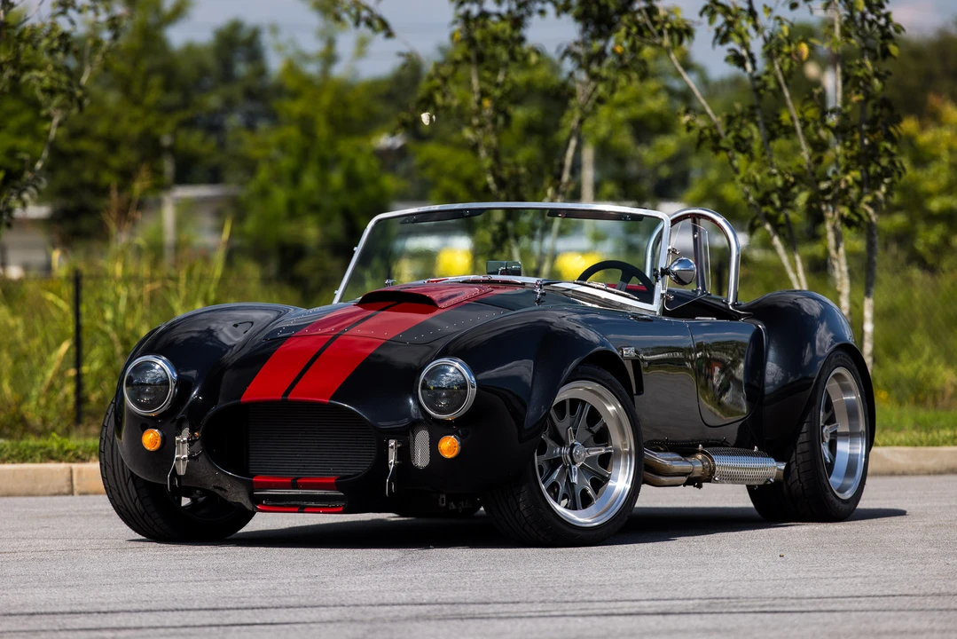 Shelby Cobra Replica - Image 2 of 31