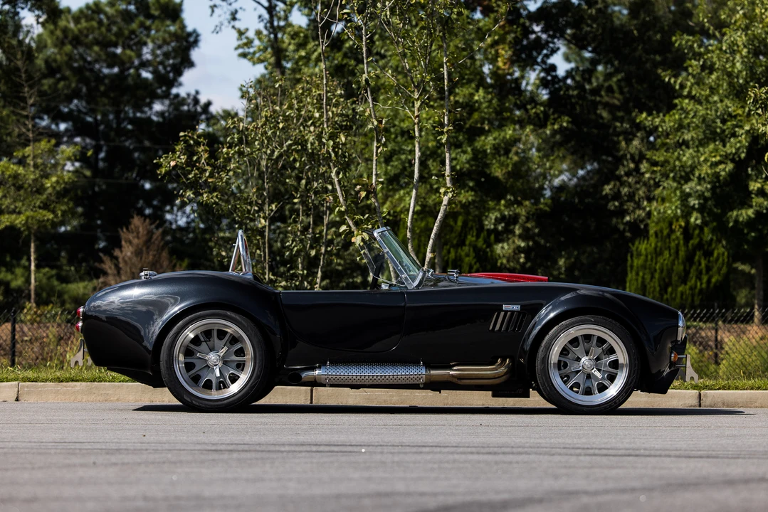 Shelby Cobra Replica - Image 9 of 31