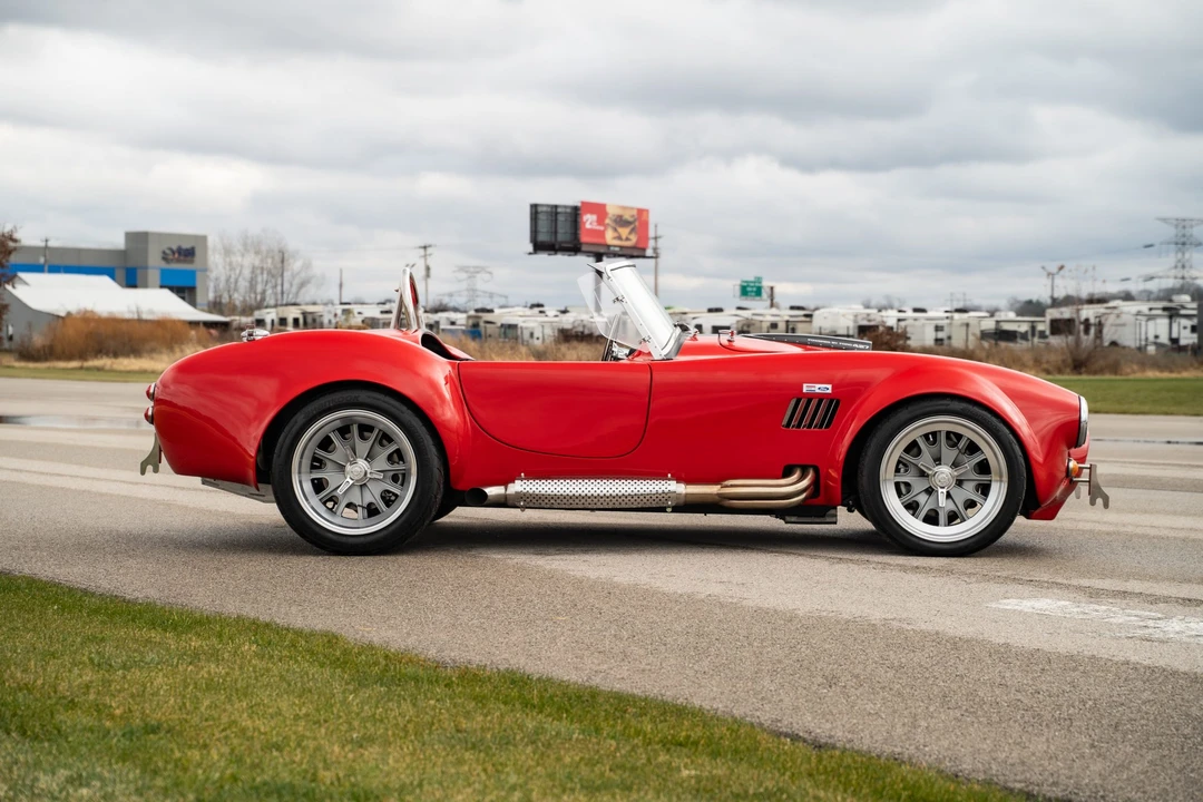 Shelby Cobra Replica - Image 8 of 31