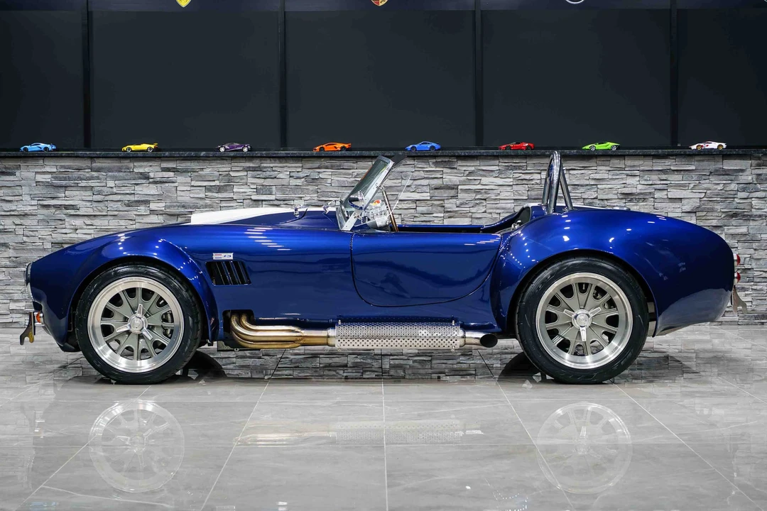 Shelby Cobra Replica - Image 15 of 31