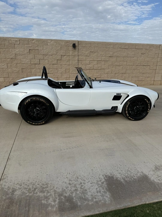 Shelby Cobra Replica - Image 10 of 31