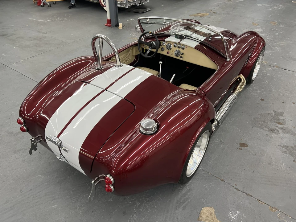 Shelby Cobra Replica - Image 25 of 31