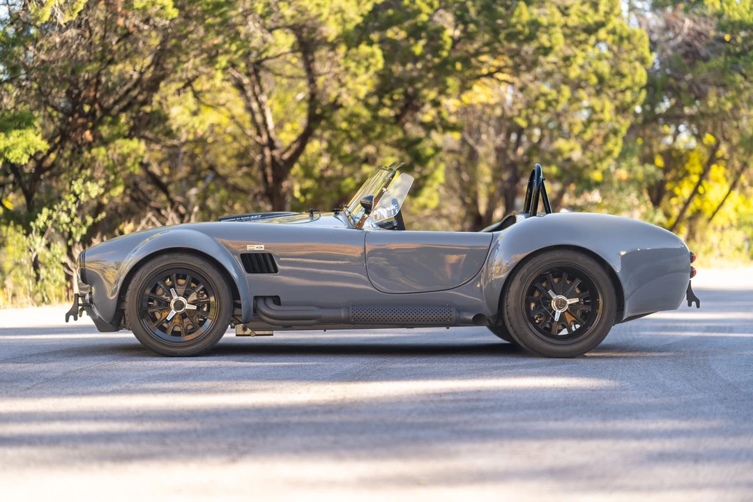 Shelby Cobra Replica - Image 4 of 31