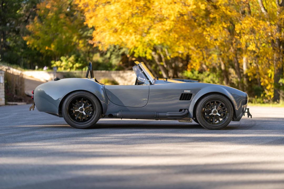 Shelby Cobra Replica - Image 8 of 31