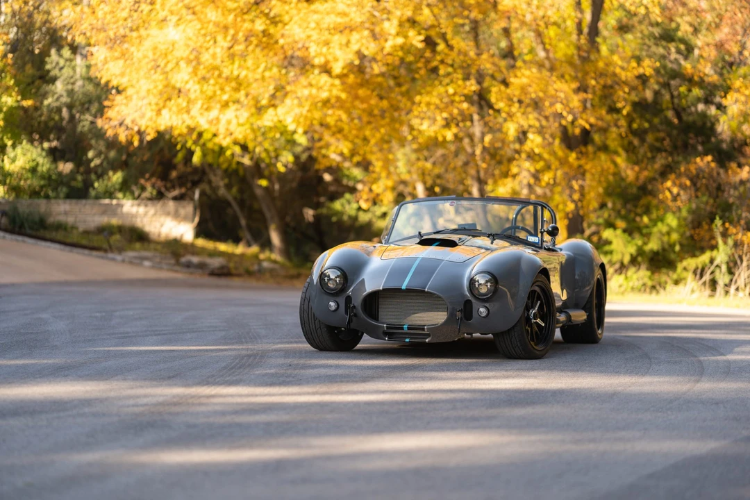 Shelby Cobra Replica - Image 15 of 31