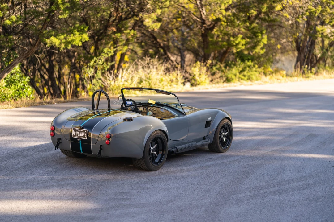 Shelby Cobra Replica - Image 17 of 31