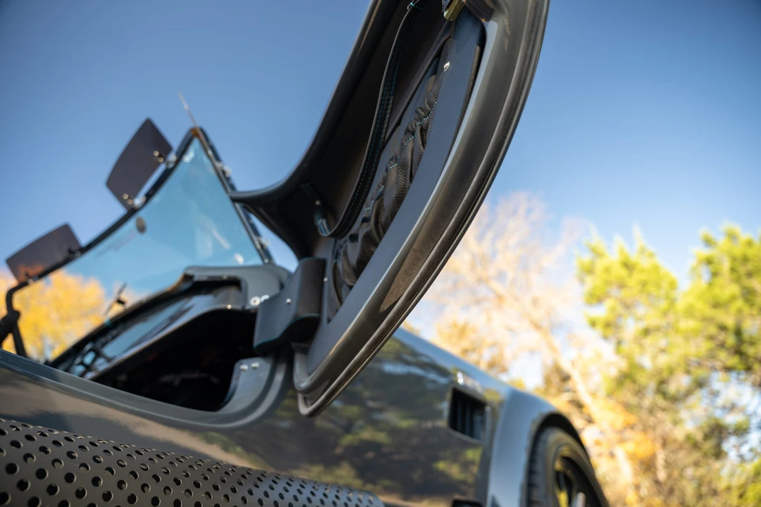 Shelby Cobra Replica - Image 19 of 31