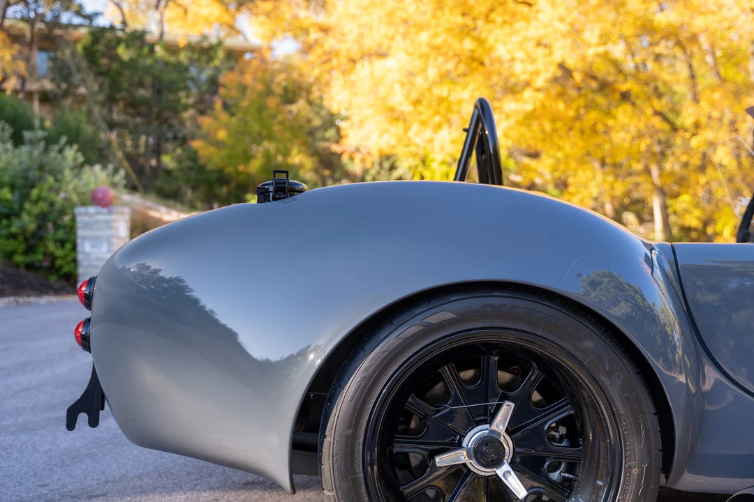 Shelby Cobra Replica - Image 23 of 31