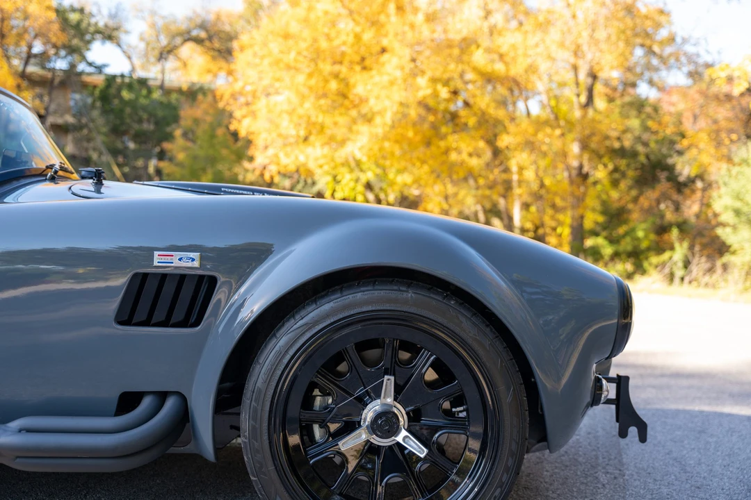Shelby Cobra Replica - Image 25 of 31