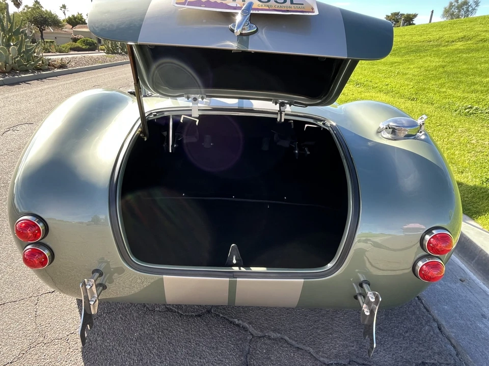 Shelby Cobra Replica - Image 29 of 31